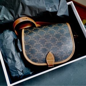 Celine MEDIUM FOLCO BAG IN TRIOMPHE CANVAS AND CALFSKIN